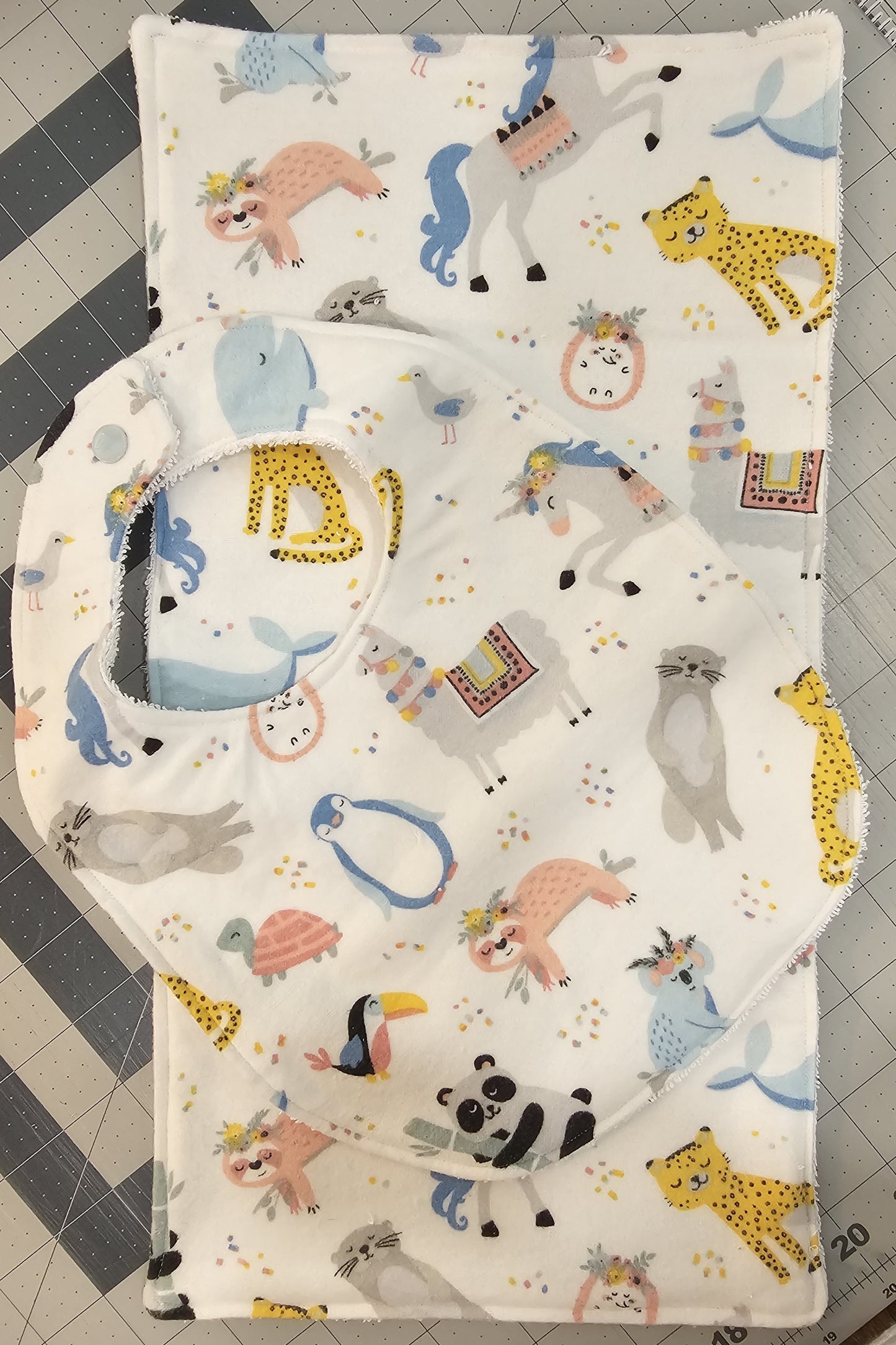 BIB & BURP CLOTH SET