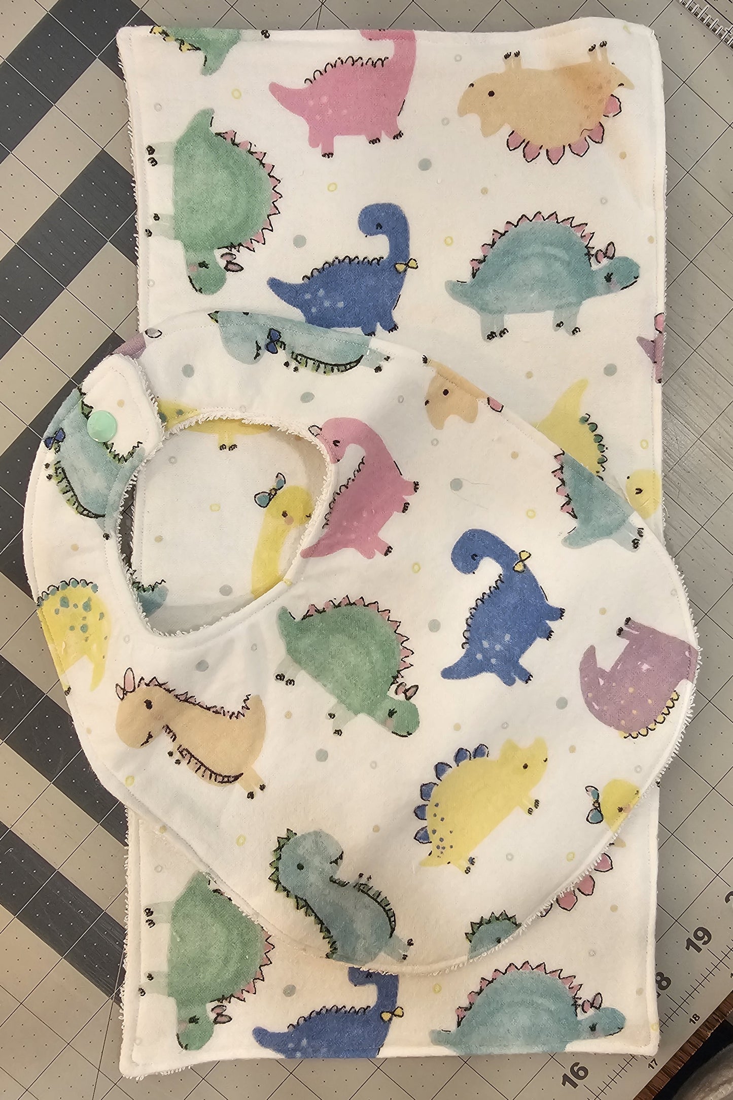 BIB & BURP CLOTH SET