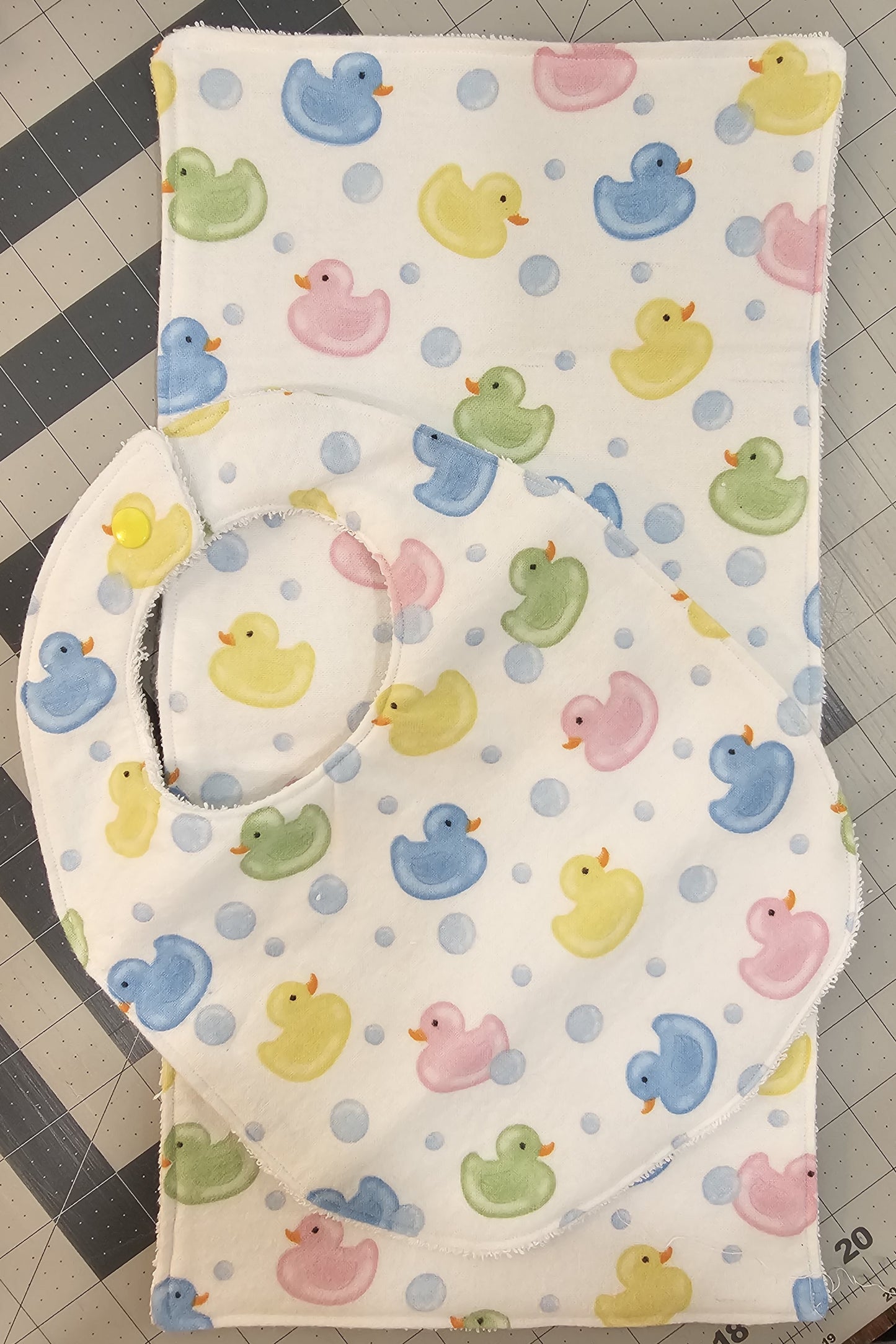 BIB & BURP CLOTH SET