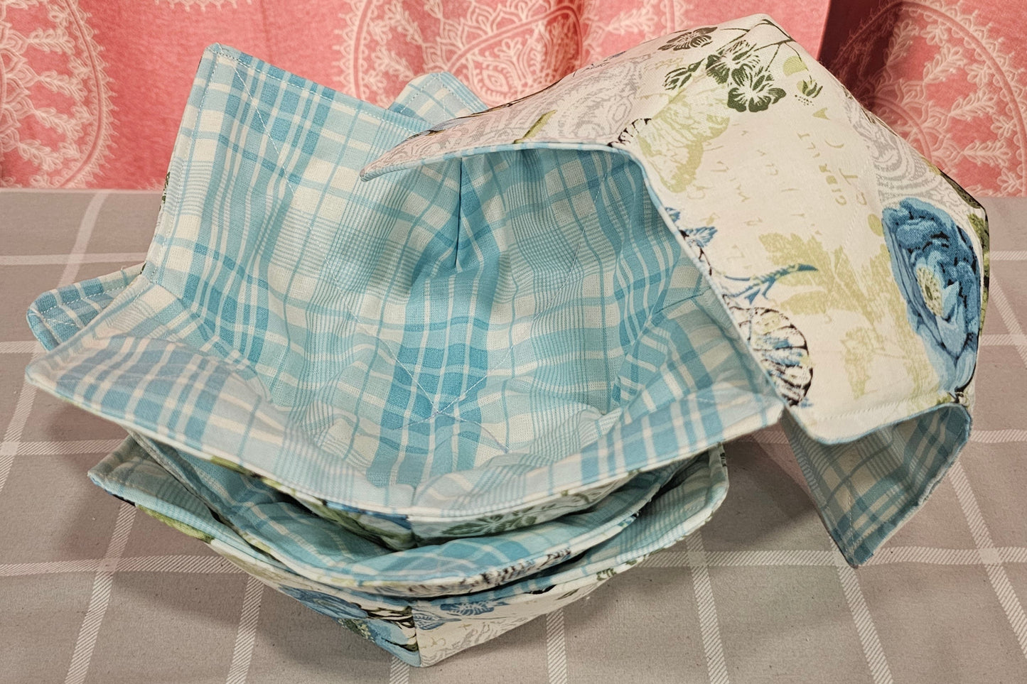 BLUE FLOWER/BUTTERFLY COZY